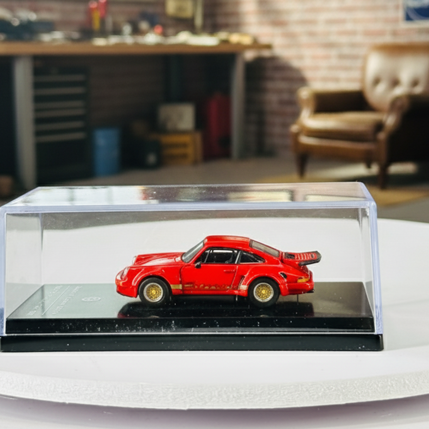 Porsche 911 Carrera RSR 3.0 Guards Red Scale 1:64