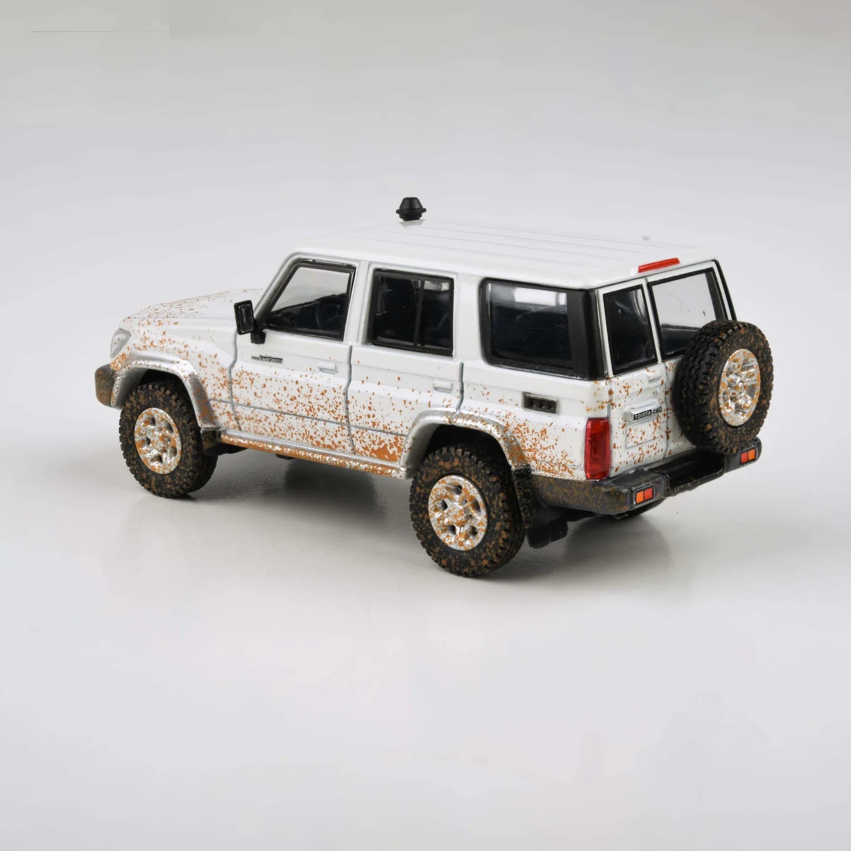 Toyota 2014 Land Cruiser 76 Off Road Effect Scale 1:64